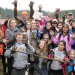 Students from South Bend, WA learn about tsunami geology with researcher, Brian Atwater. Field trip was arranged by two teachers who previously participated in CEETEP.